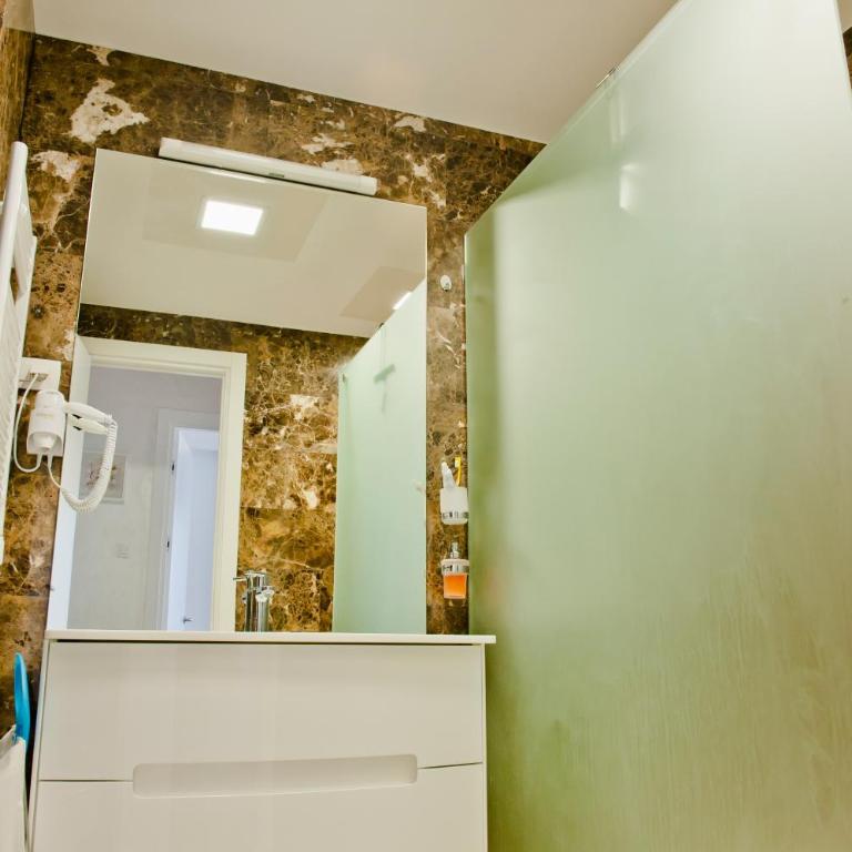 DeLux and Urban apartments Hotel Tre Canne Budva - Deluks Apartman - 23