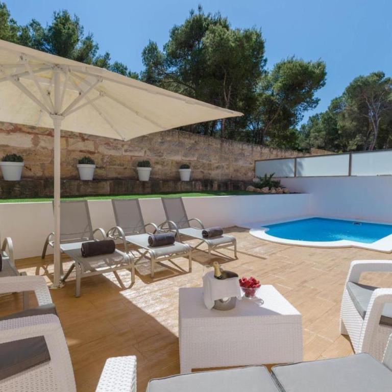 Can Pica Beach House by Llagosta Villas - Three-Bedroom House - 1
