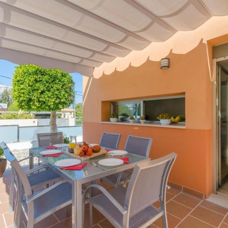 Can Pica Beach House by Llagosta Villas - Three-Bedroom House - 15