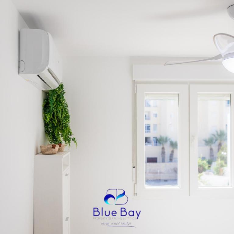 White Bay Beach Apartment - Two-Bedroom Apartment - 25