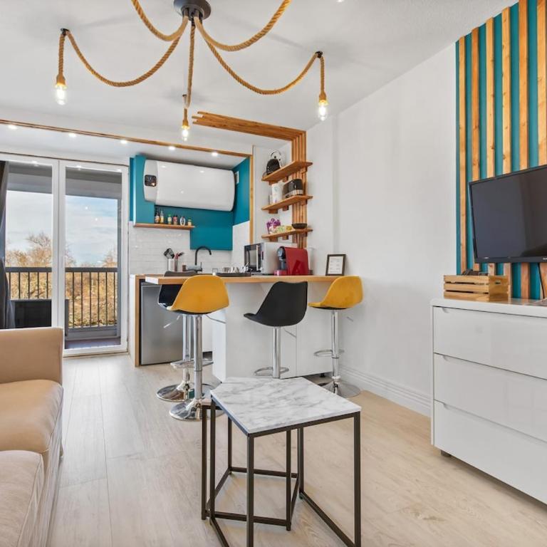 Studio cabine AZUR ,5 min mer -5 min Arena - clim - parking gratuit privée - 4 personnes - Studio - 4