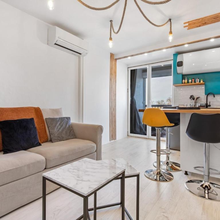 Studio cabine AZUR ,5 min mer -5 min Arena - clim - parking gratuit privée - 4 personnes - Studio - 6