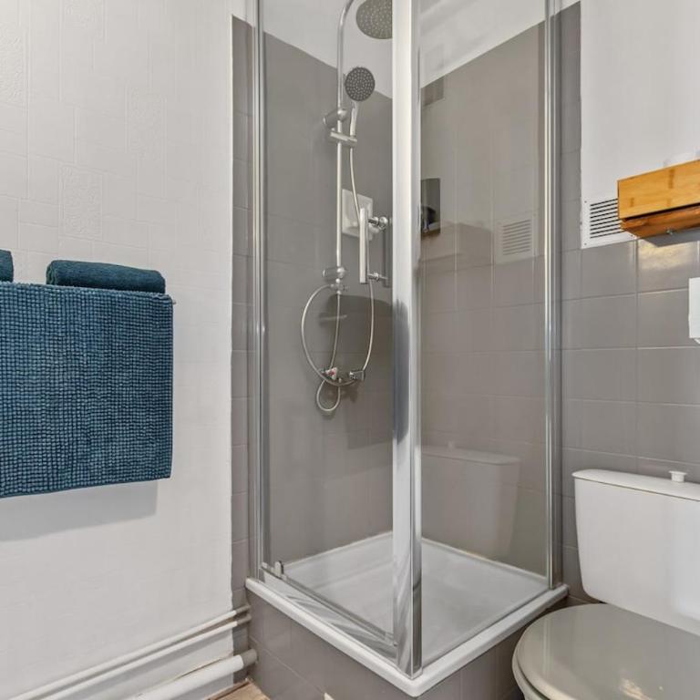 Studio cabine AZUR ,5 min mer -5 min Arena - clim - parking gratuit privée - 4 personnes - Studio - 13