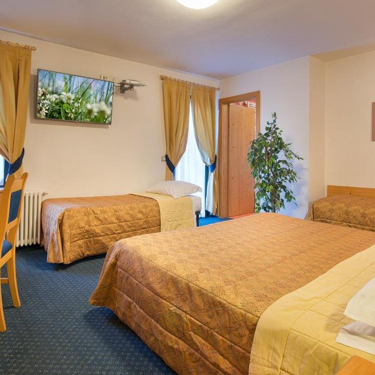 Hotel Cristallo - Camera Quadrupla - 1