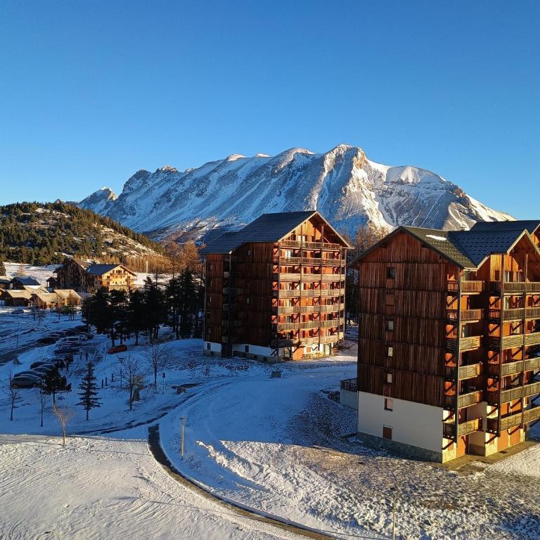 Joli studio 4-6 pers - balcon avec vue sur montagne - Apartment mit 1 Schlafzimmer - 36