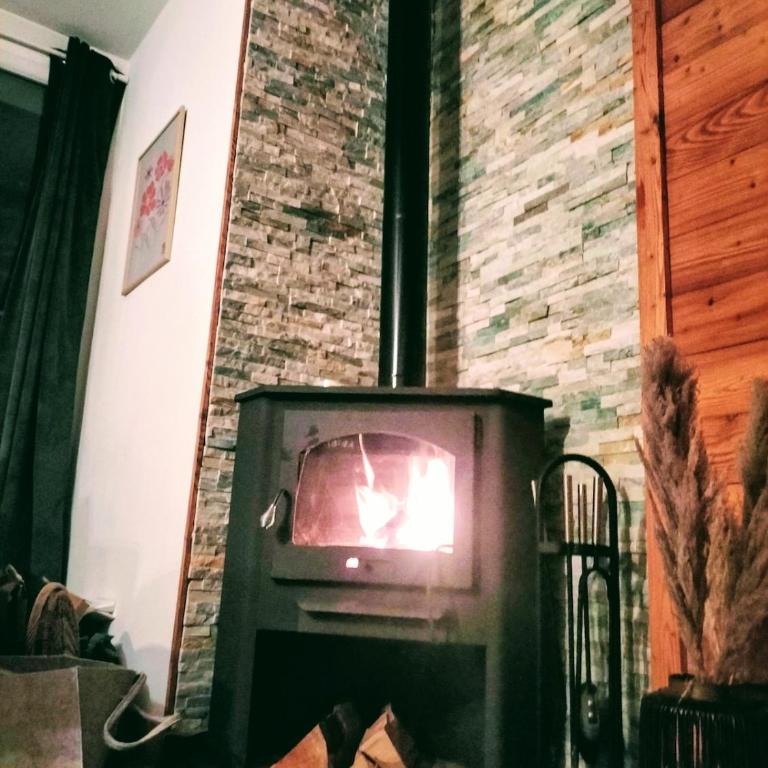 Spacious 3 bedrooms apartment - Three-Bedroom Apartment with Mountain View - 2