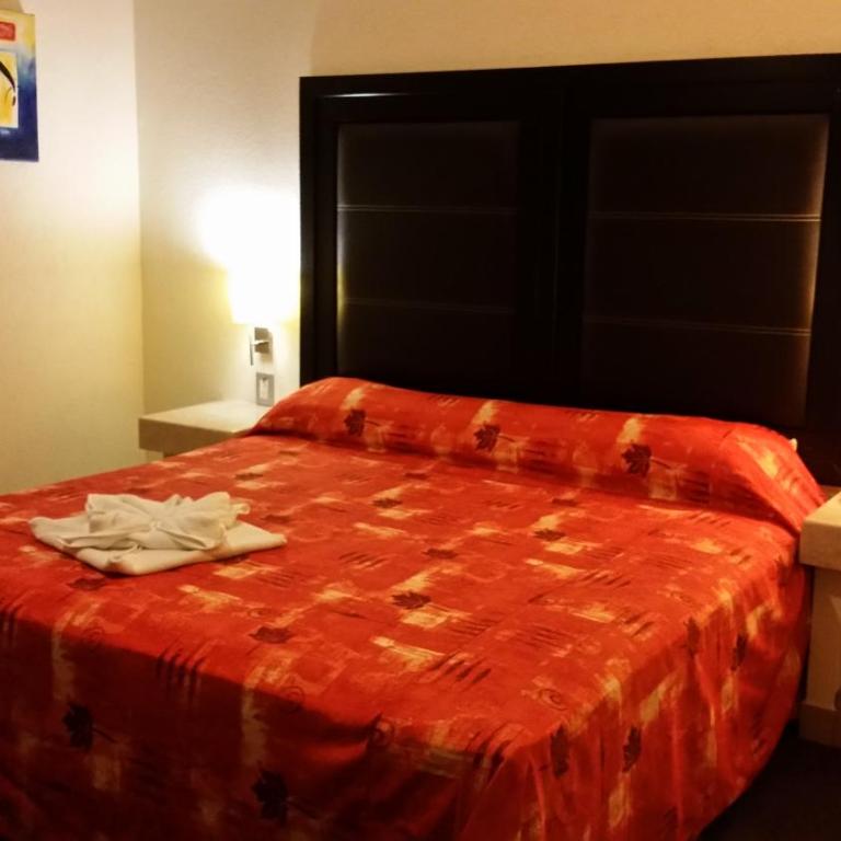 Hotel Posada Guadalupe - Habitación con cama extragrande. - 8