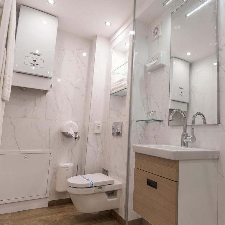 Apart Hotel Mamut - One-Bedroom Deluxe Apartment - 2