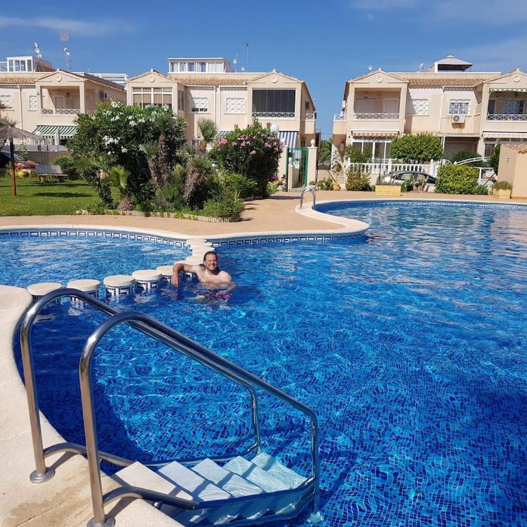 Solarium, pool & views in Playa Flamenca - Apartamento de 2 dormitorios con terraza y vistas al mar - 1