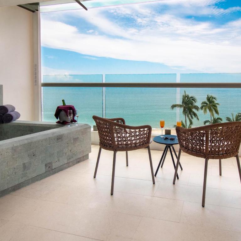 Sunset Plaza Beach Resort Puerto Vallarta All Inclusive - DELUXE PREMIUM OCEANFRONT - 3