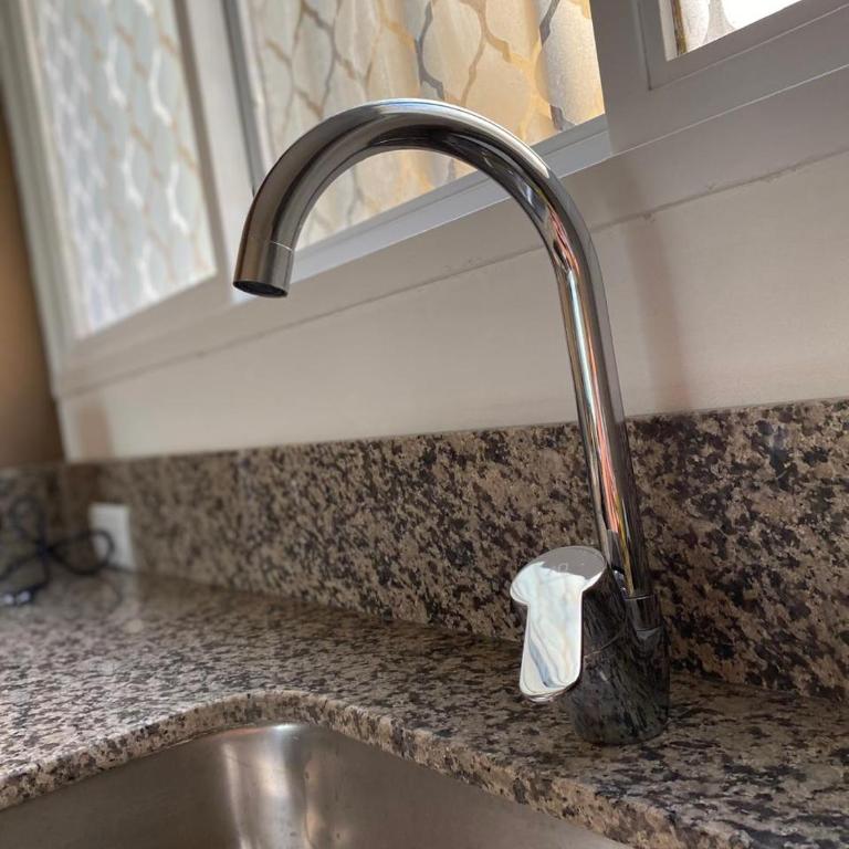 Amplio, moderno, centro, cochera - 2 parejas o mas -6 px - Three-Bedroom Apartment - 7