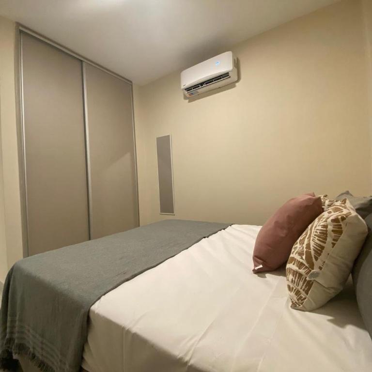 Amplio, moderno, centro, cochera - 2 parejas o mas -6 px - Three-Bedroom Apartment - 21