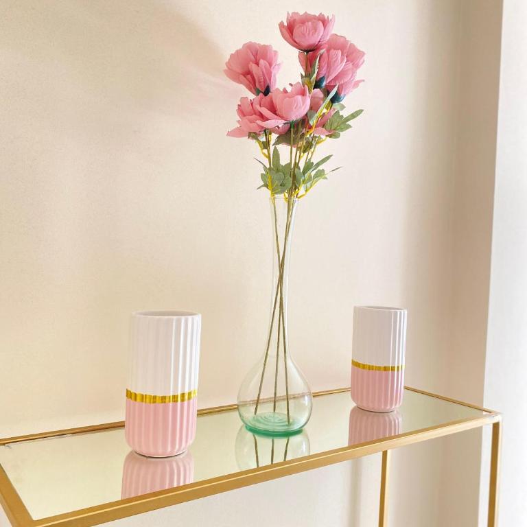 Amplio, moderno, centro, cochera - 2 parejas o mas -6 px - Three-Bedroom Apartment - 4