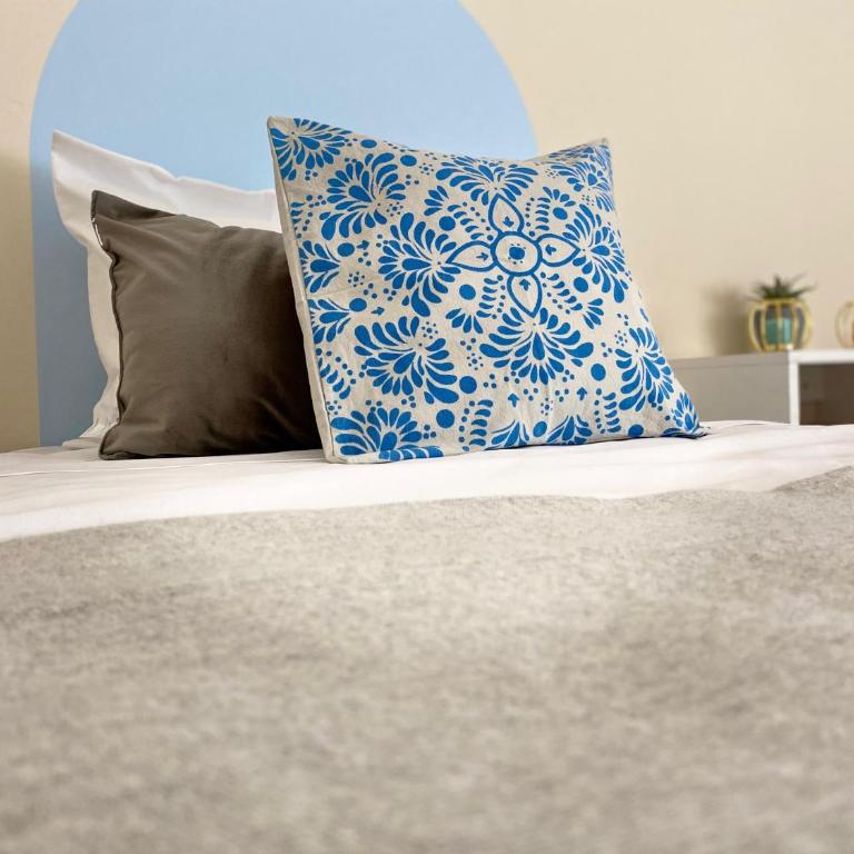 Amplio, moderno, centro, cochera - 2 parejas o mas -6 px - Three-Bedroom Apartment - 34