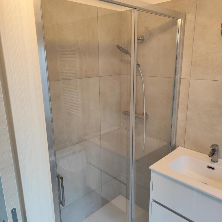 Tominettihome - Appartamento Monolocale con 1 Letto Matrimoniale - 2