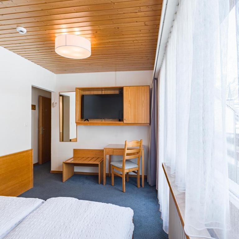 Hotel Parnass - Zweibettzimmer mit Westbalkon - 6