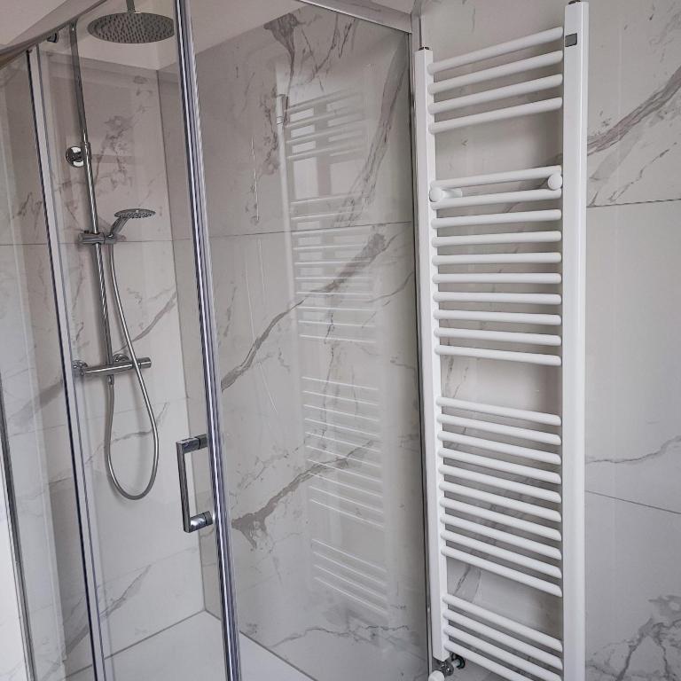 Tominettihome - Appartamento con 2 Camere da Letto e Terrazza - 12