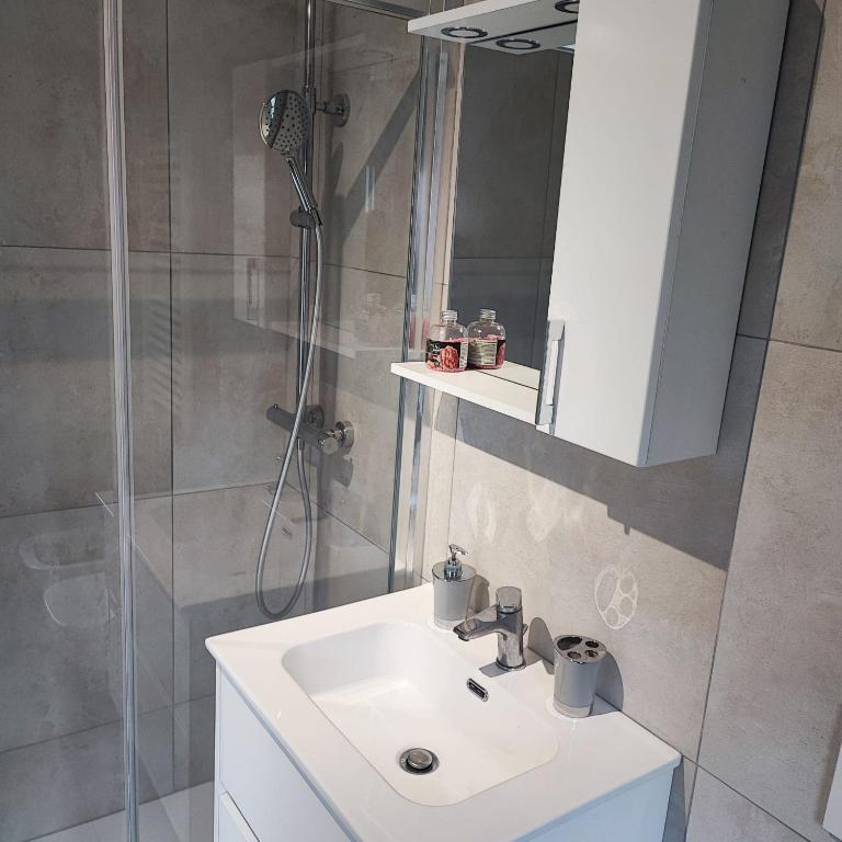 Tominettihome - Appartamento Monolocale con 1 Letto Matrimoniale - 7