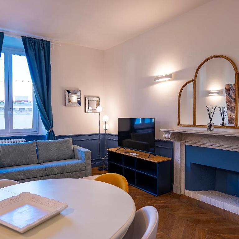 Four Season's Luxury D'Art Apartment - Appartamento Deluxe con 2 Camere da Letto - 10