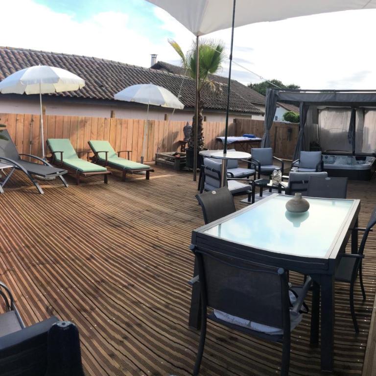 "Les Logis d'Argent Mimizan Chambre d'hôte qualité HOTEL avec WC, SDB, TV, Wifi, Option Petit Déjeuner , Parking - Chambre Double avec Salle de Bains Privative - 7