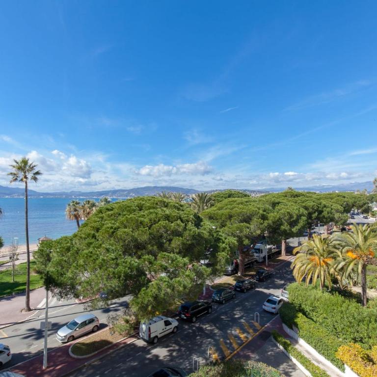 Sea View 95m Apartment with Large Terrace Cannes Croisette - Appartement - 19