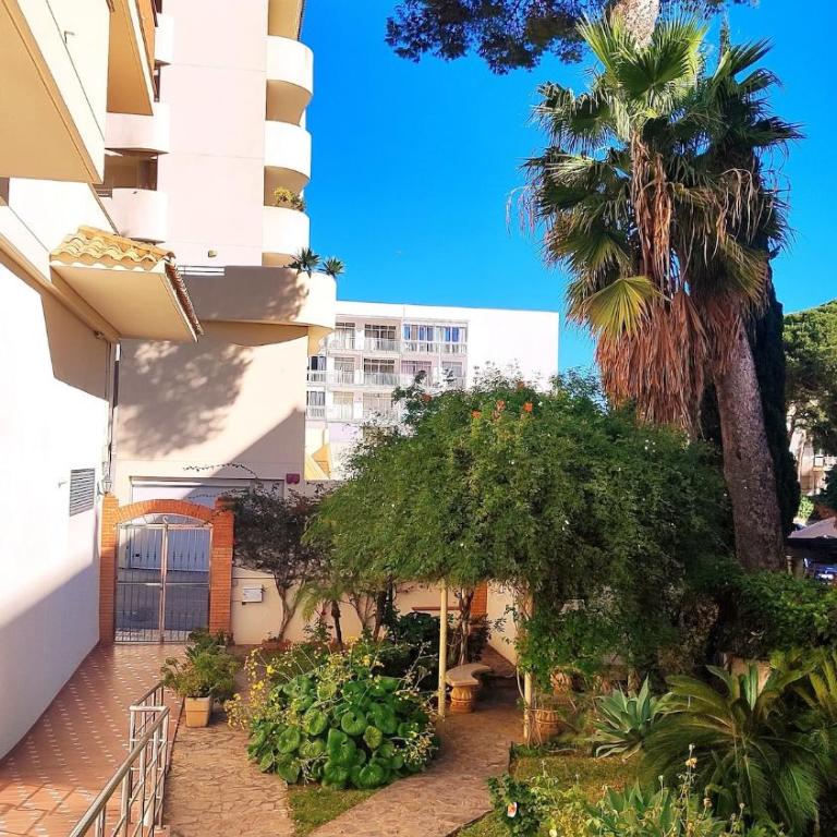 Apt of 2BDR with Excellent Location - Apartamento de 2 dormitorios - 33