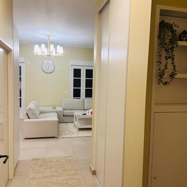Family's house - Villa proche de la vallée village et Disneyland paris ,2 parkings, air condition - Maison de Vacances 4 Chambres - 4