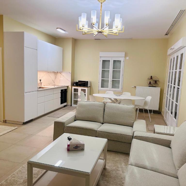 Family's house - Villa proche de la vallée village et Disneyland paris ,2 parkings, air condition - Maison de Vacances 4 Chambres - 7