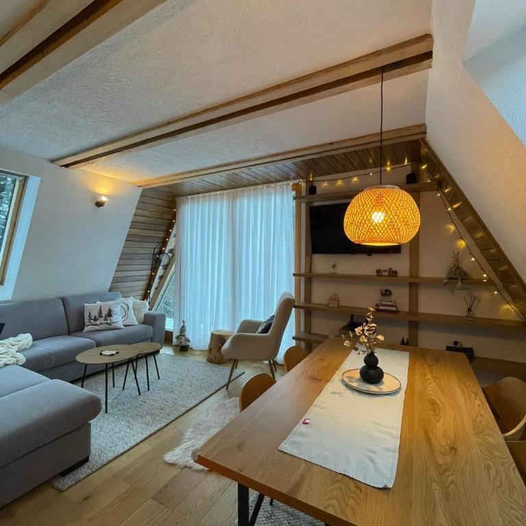 Vikendica - uz stazu - Two-Bedroom Chalet - 3