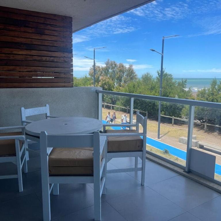 Exclusivo Semipiso Frente al Mar - Apartamento de 3 dormitorios - 8