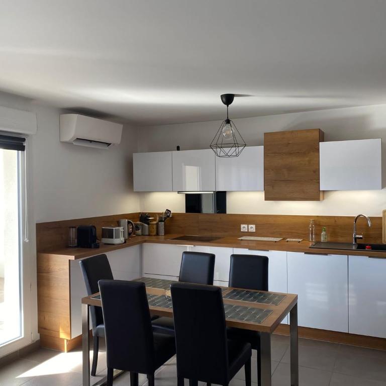 Superbe appartement 3 pièces avec vue mer - Appartement 2 Chambres - 16