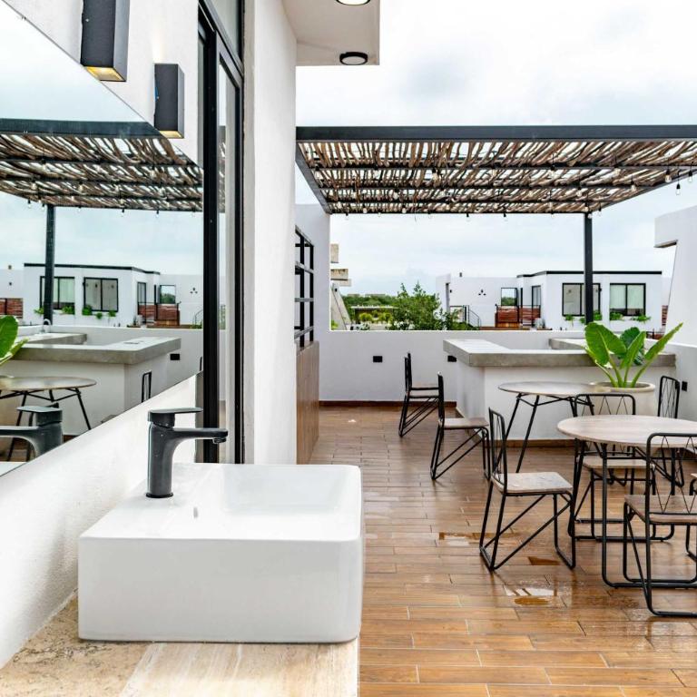 Pool & Rooftop in Tulum 2 Bedrooms Apartment - Apartamento - 19