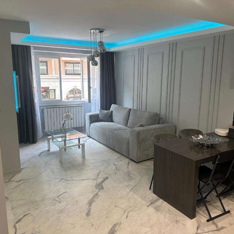 Apartment best position croisette martinez ! 150m from the beach completely renovated ! - Apartamento de 1 dormitorio - 2