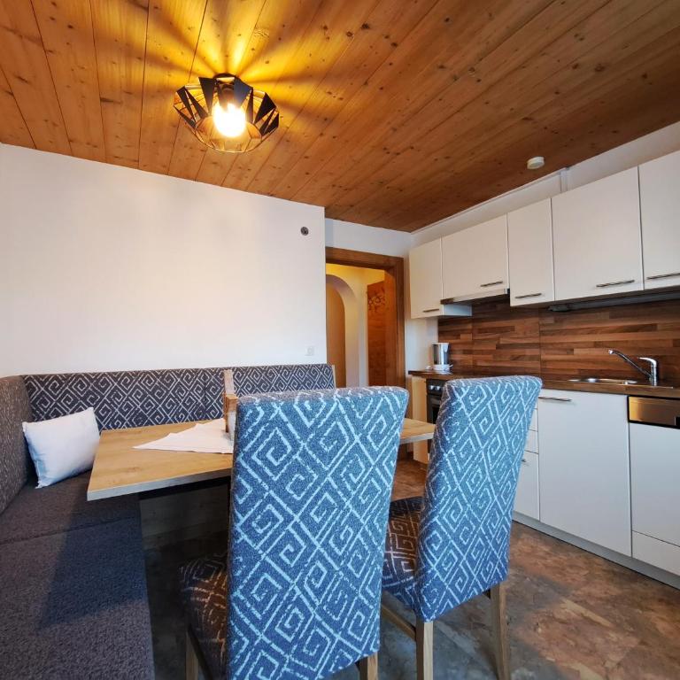Gästehaus Hochmuth - Apartment mit 2 Schlafzimmern und Balkon - 5