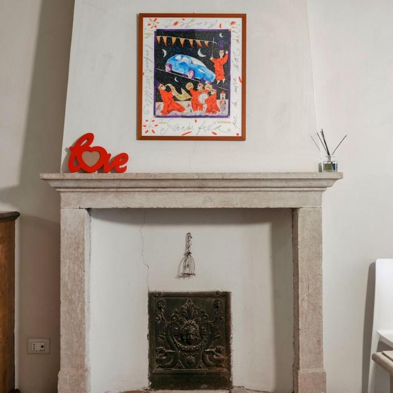 HOST4U - LOGGIA Square Apartment in Brescia City Center Piazza della Loggia & Piazza Vittoria - One-Bedroom Apartment - 5