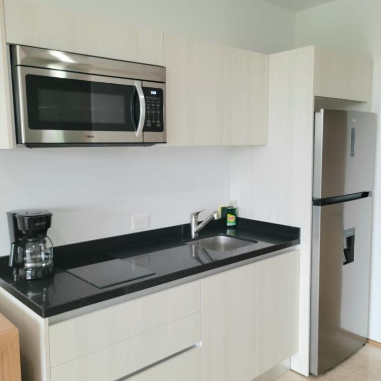 Lujo tropical, moderno con vistas a la naturaleza - One-Bedroom Apartment - 24