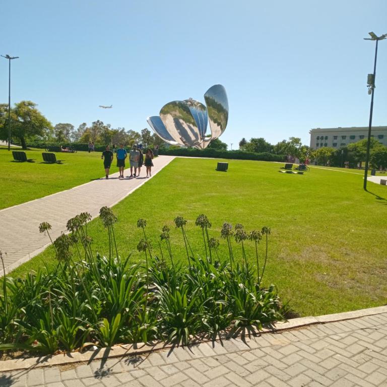 Confort y Estilo - One-Bedroom Apartment with Balcony and City View - 2