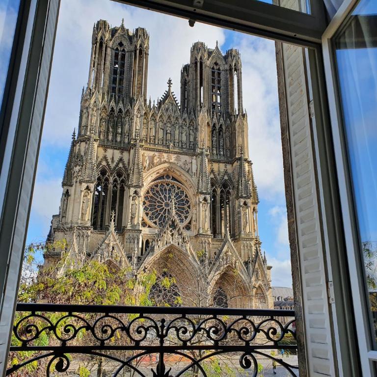 VUE EXCEPTIONNELLE sur la CATHÉDRALE, haut standing et garage privé - Appartamento Deluxe con 2 Camere da Letto - 1