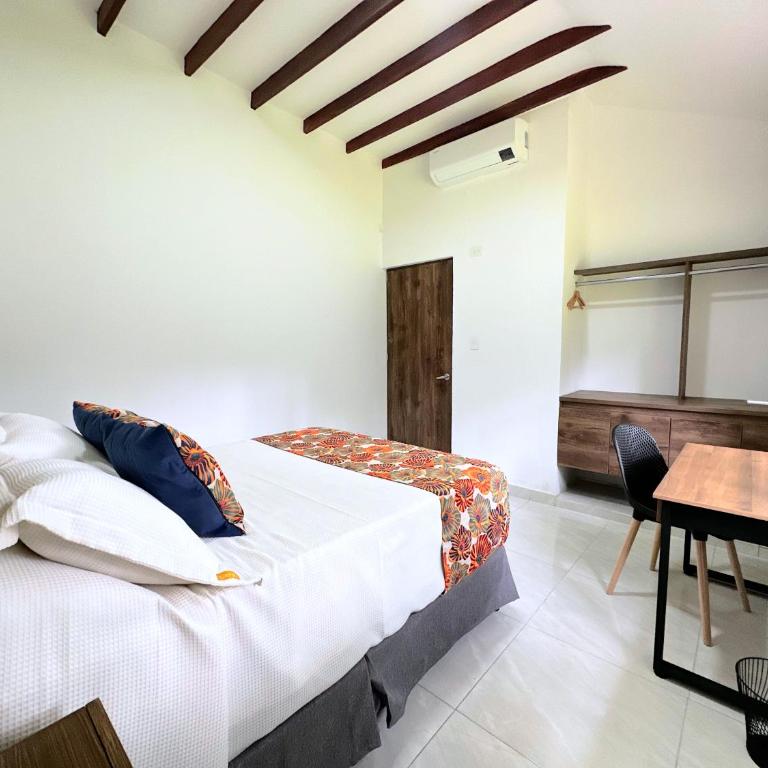 Doral House Villavicencio - Habitación Doble con baño privado - 1