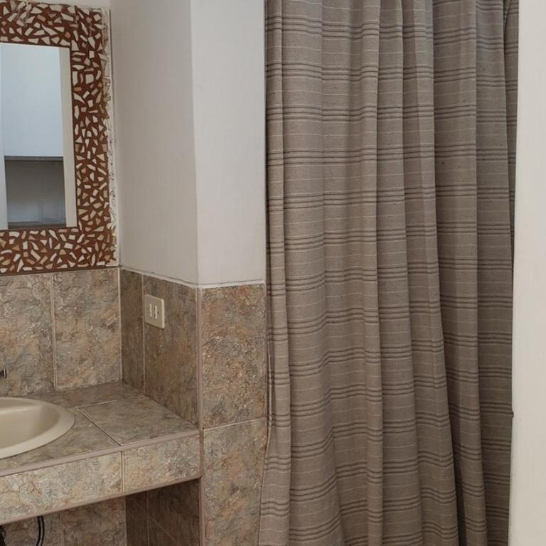 Casa de Campo con lago en Mala - Four-Bedroom House - 40