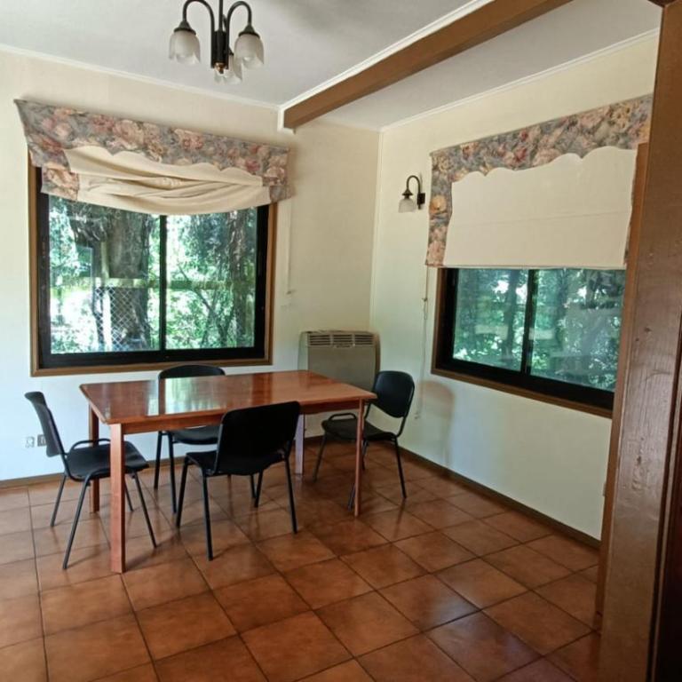 Casa encantadora con servicio de transporte al Aeropuerto - Three-Bedroom House - 5