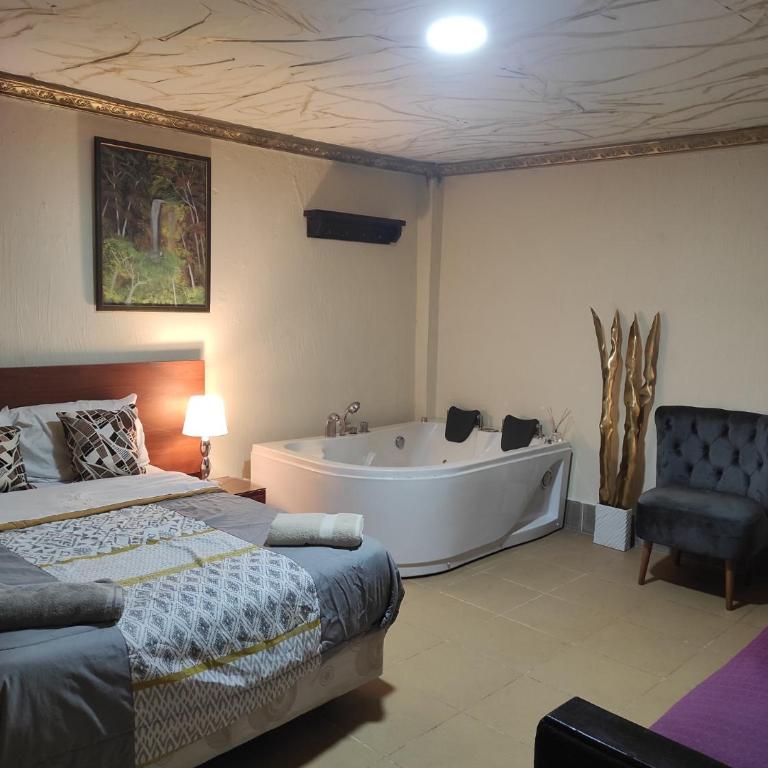 Casa Confortable en Zamora Chinchipe - Seven-Bedroom House - 2