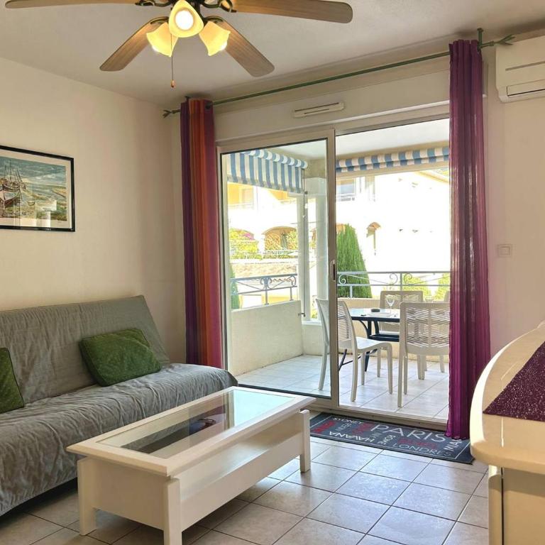 Appartement climatisé 2 pièces avec terrasse et parking au Lavandou - FR-1-251-854 - Apartamento - 4