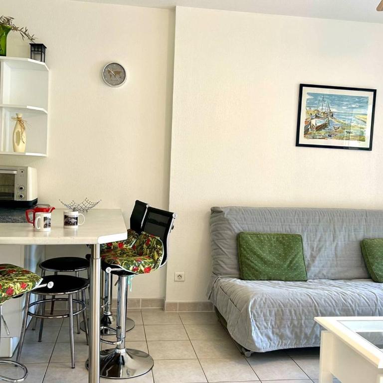 Appartement climatisé 2 pièces avec terrasse et parking au Lavandou - FR-1-251-854 - Apartamento - 6