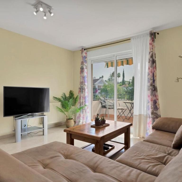 Apartamento con piscina y paddel en Guadalmina Alta - AVIA 2 3 - Apartamento de 2 dormitorios con balcón y terraza - 2