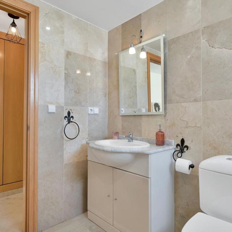 Apartamento con piscina y paddel en Guadalmina Alta - AVIA 2 3 - Apartamento de 2 dormitorios con balcón y terraza - 8