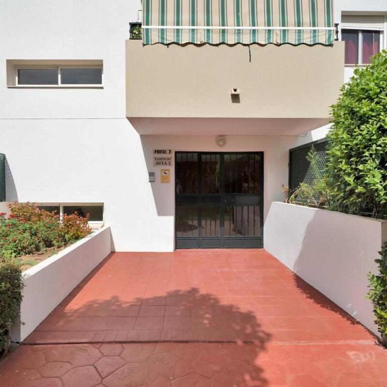Apartamento con piscina y paddel en Guadalmina Alta - AVIA 2 3 - Apartamento de 2 dormitorios con balcón y terraza - 12