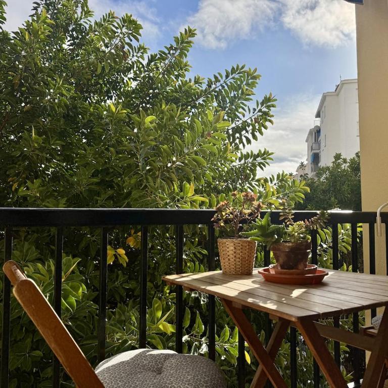 The Cozy House by Kura Homes - Three-Bedroom Apartment - 2