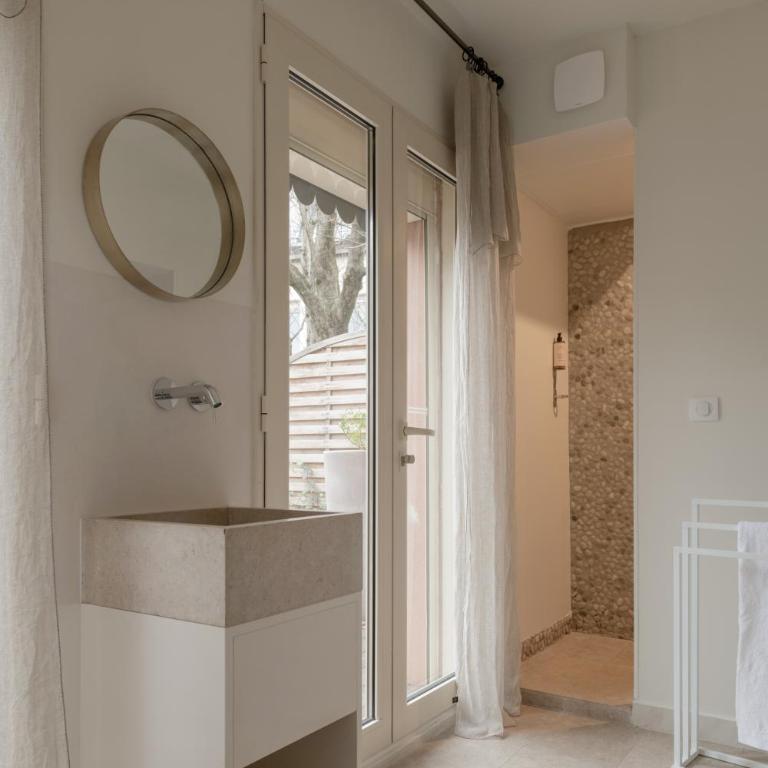 MiHotel Le Gourguillon - Suite Luxe Céleste - 7