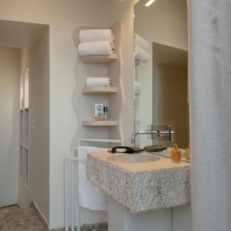 MiHotel Le Gourguillon - Suite Exécutive Satin - 10